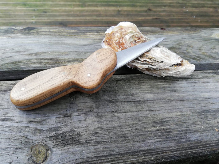 Couteau à huître forgé en chêne